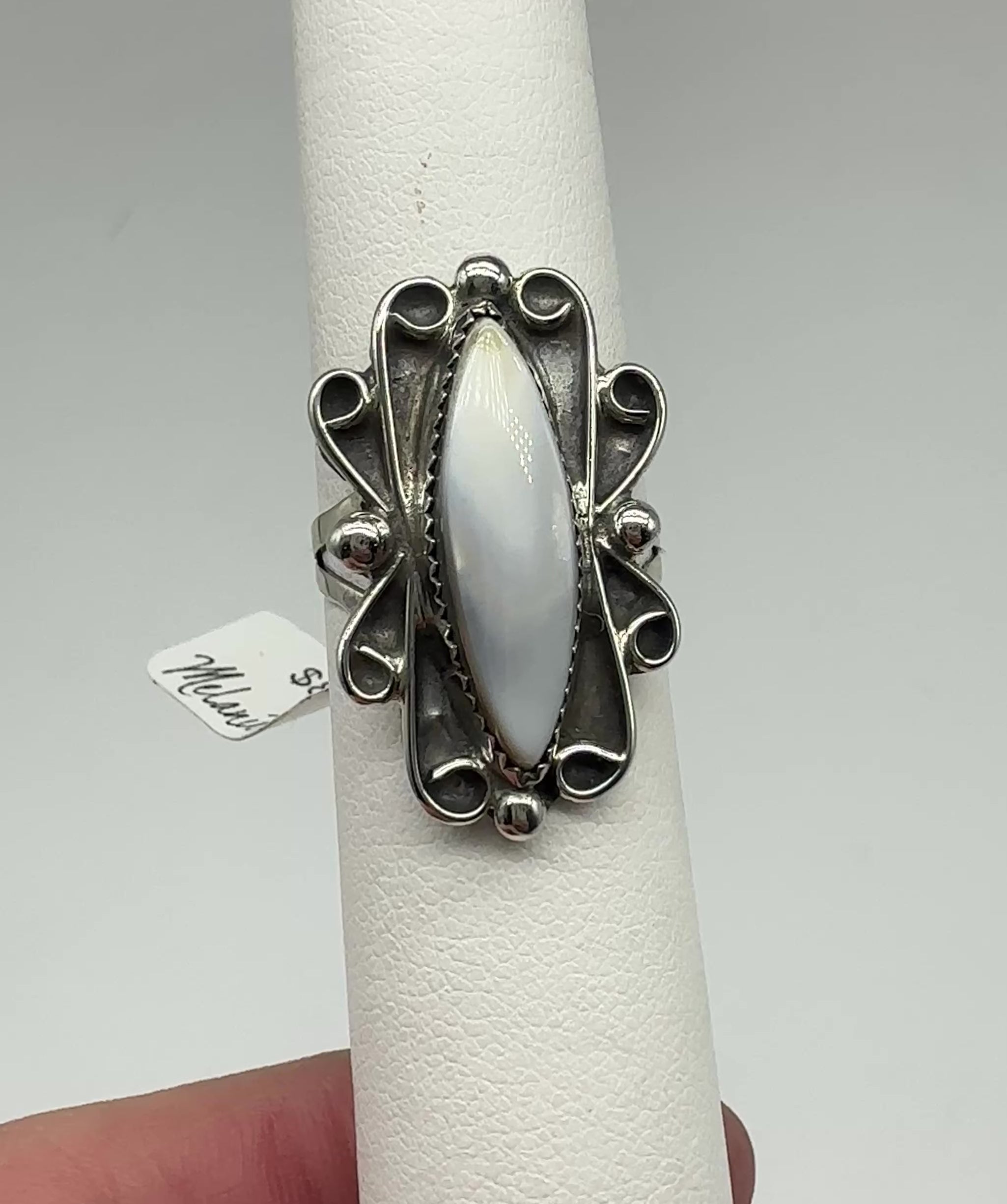ESTATE: Sterling, Silver Mother of Pearl ring ￼